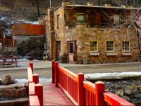  Boulder Adventure Lodge