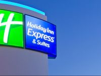  Holiday Inn Express & Suites Brentwood