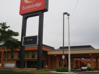  Econo Lodge Inn and Suites - Jackson