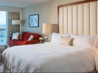  Renaissance Newark Airport Hotel