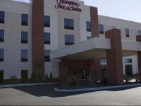  Hampton Inn & Suites Harrisburg