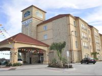  La Quinta Inn & Suites Dallas Grand Prairie South