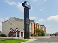  Days Inn Hutchinson