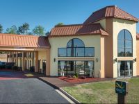  Quality Inn Commerce