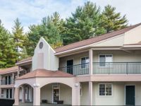  Howard Johnson Lenox