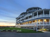  Madison Beach Hotel, Curio Collection by Hilton
