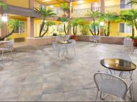  Hawthorn Suites Manhattan Beach