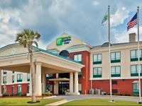  Holiday Inn Express Hotel & Suites Selma