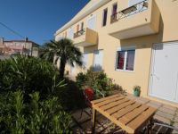  Point Twins Apartments