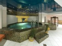  TB Palace Hotel & Spa