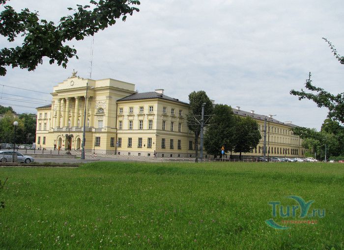 Дворец Мостовских