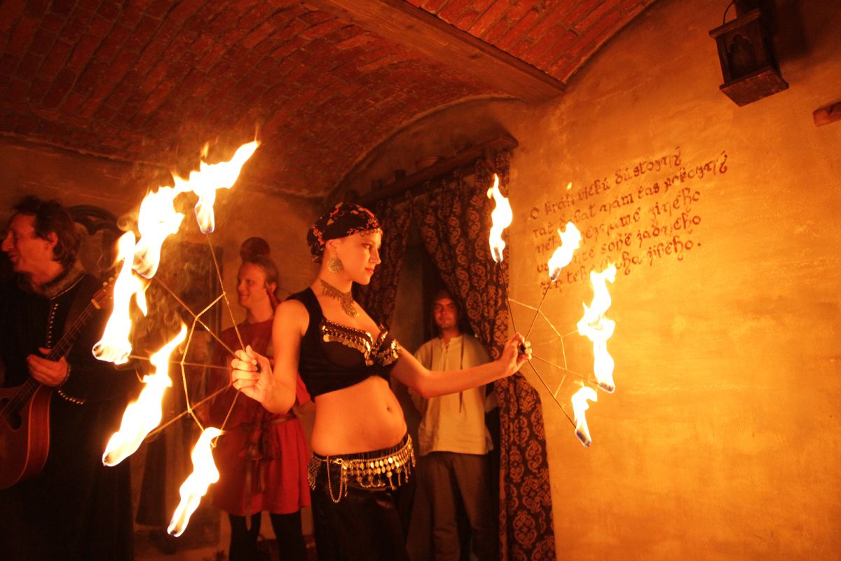 Средневековая корчма Anno Domini 1471