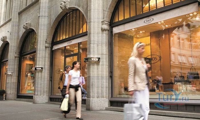 Улица Банхофштрассе в Цюрихе