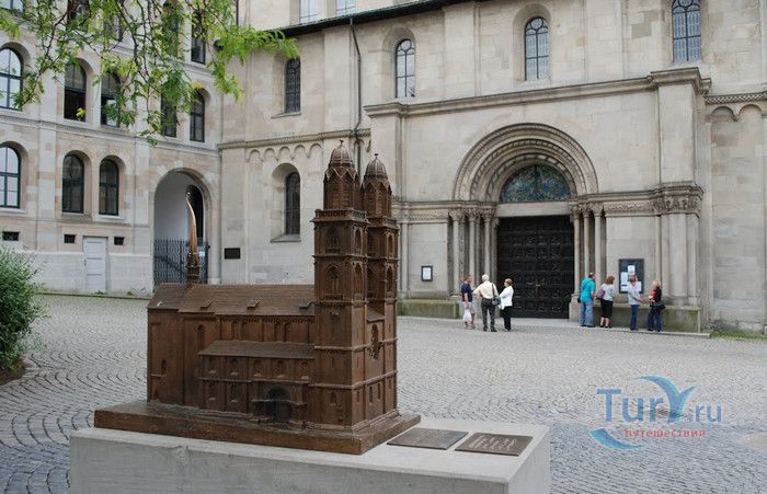 Собор Гроссмюнстер в Цюрихе