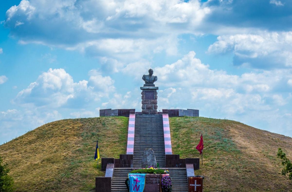 Могила Ивана Сирко в Капуловке