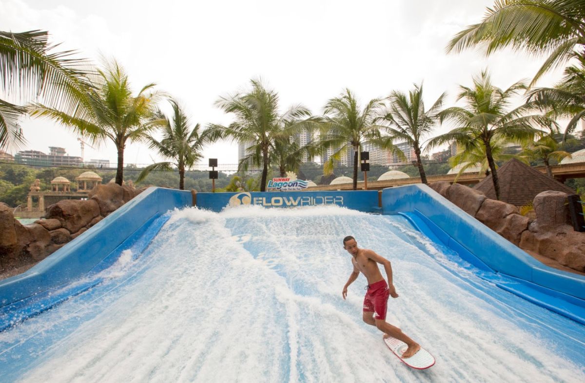 Парк развлечений Sunway Lagoon Theme Park Kuala Lumpur