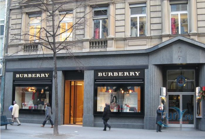 Улица Банхофштрассе в Цюрихе