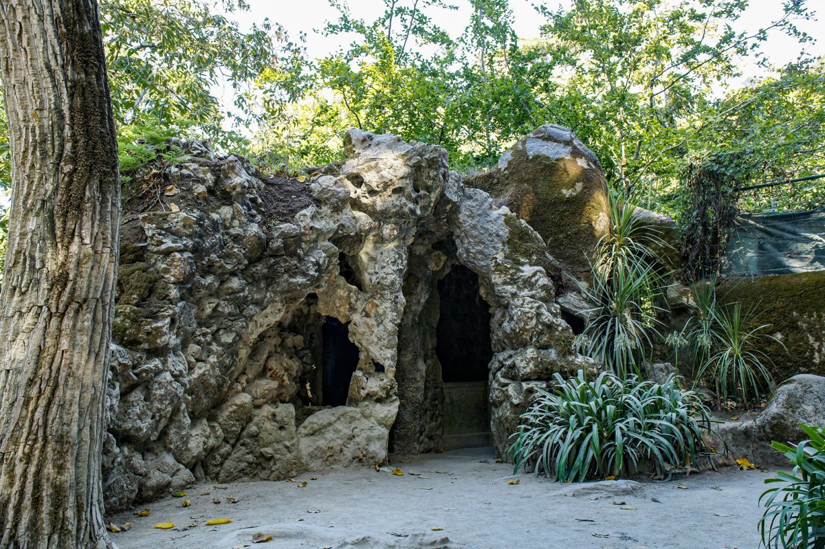 Грот лабиринта в Кинта-да-Регалейра