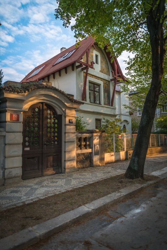 Из Бубенеча – в Трою: Идиллия среди вилл и деревьев