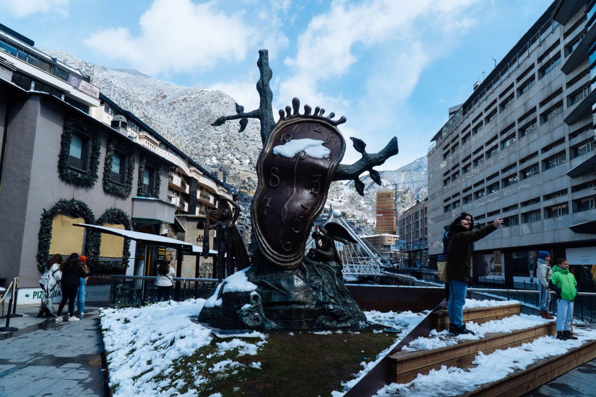 Памятник Сальвадору Дали