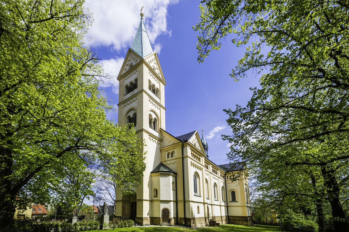 Стршешовице и Дейвице: От романтических вилл – к социалистическим небоскрёбам