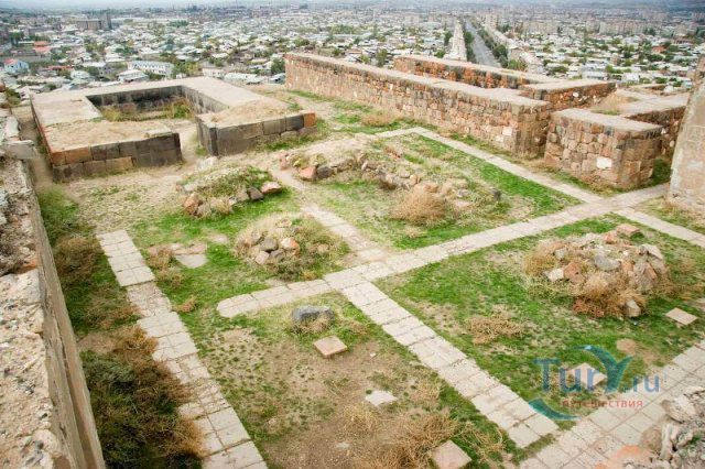 Крепость Эребуни