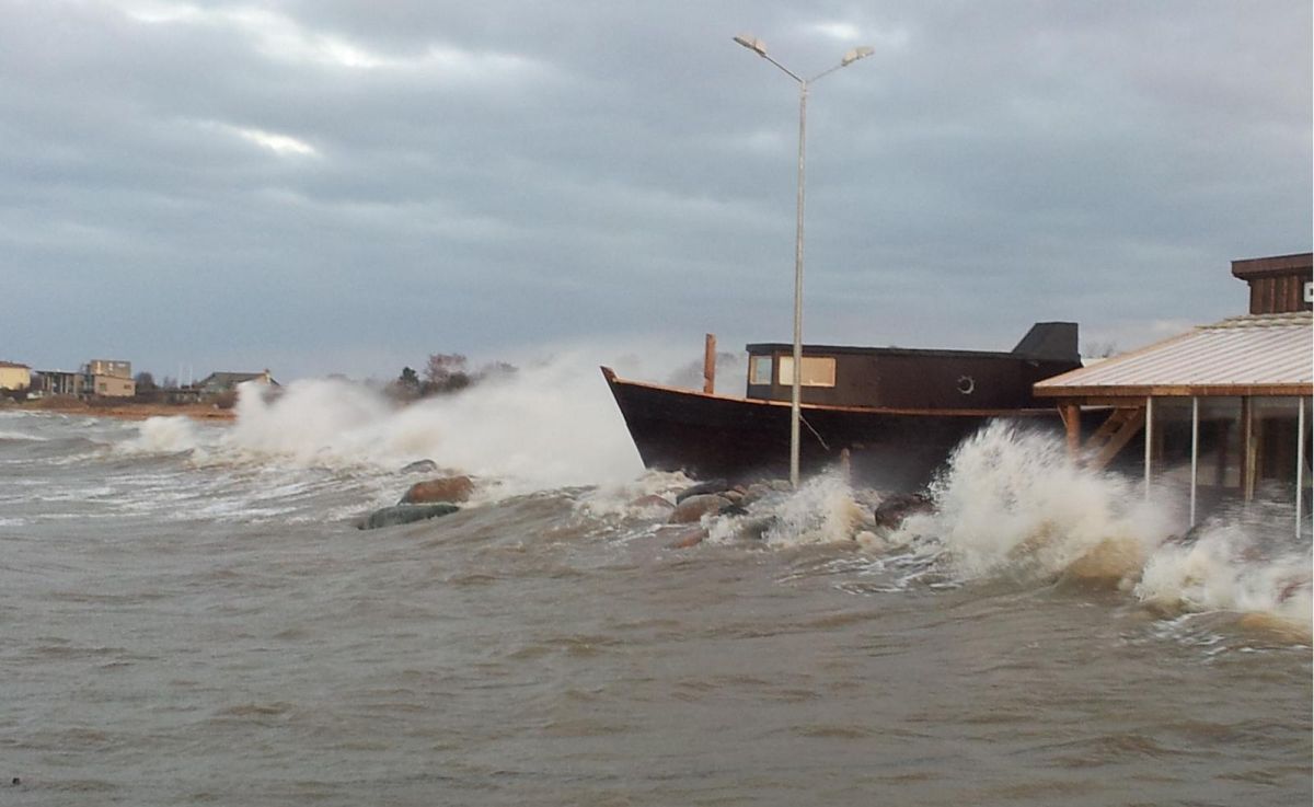 Капитанский домик и корабельная баня