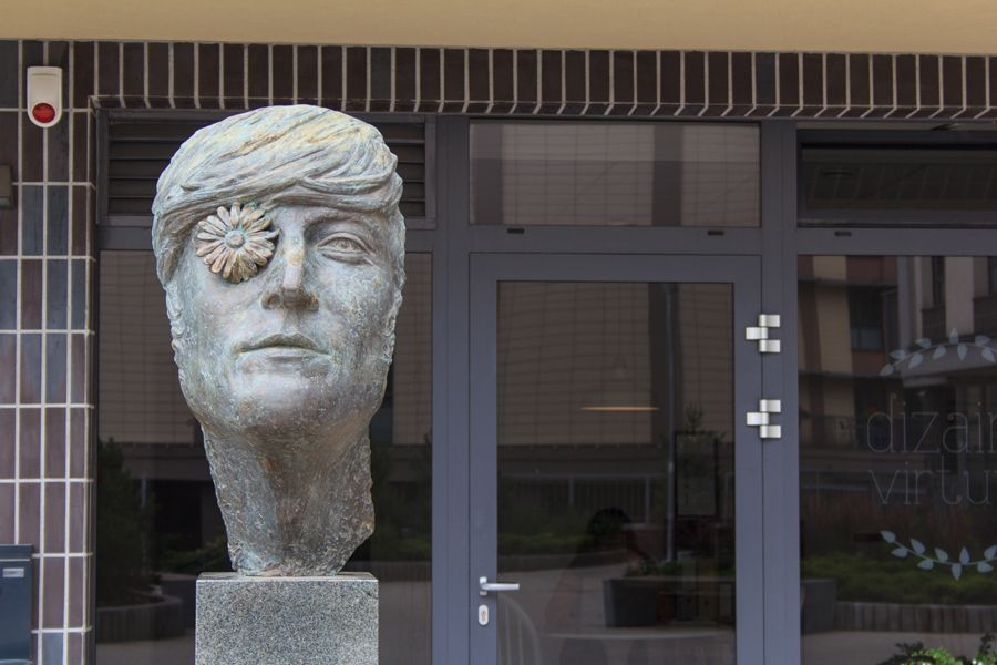 Памятник Джону Леннону