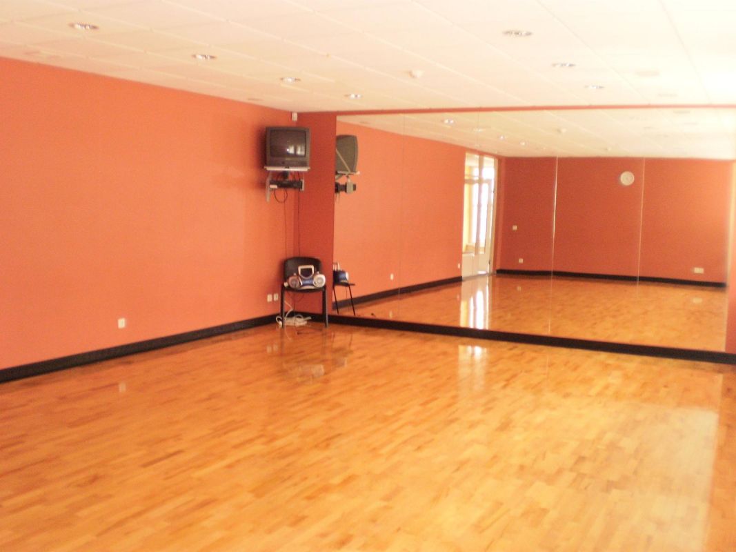 Спортивное здание Отепяэ