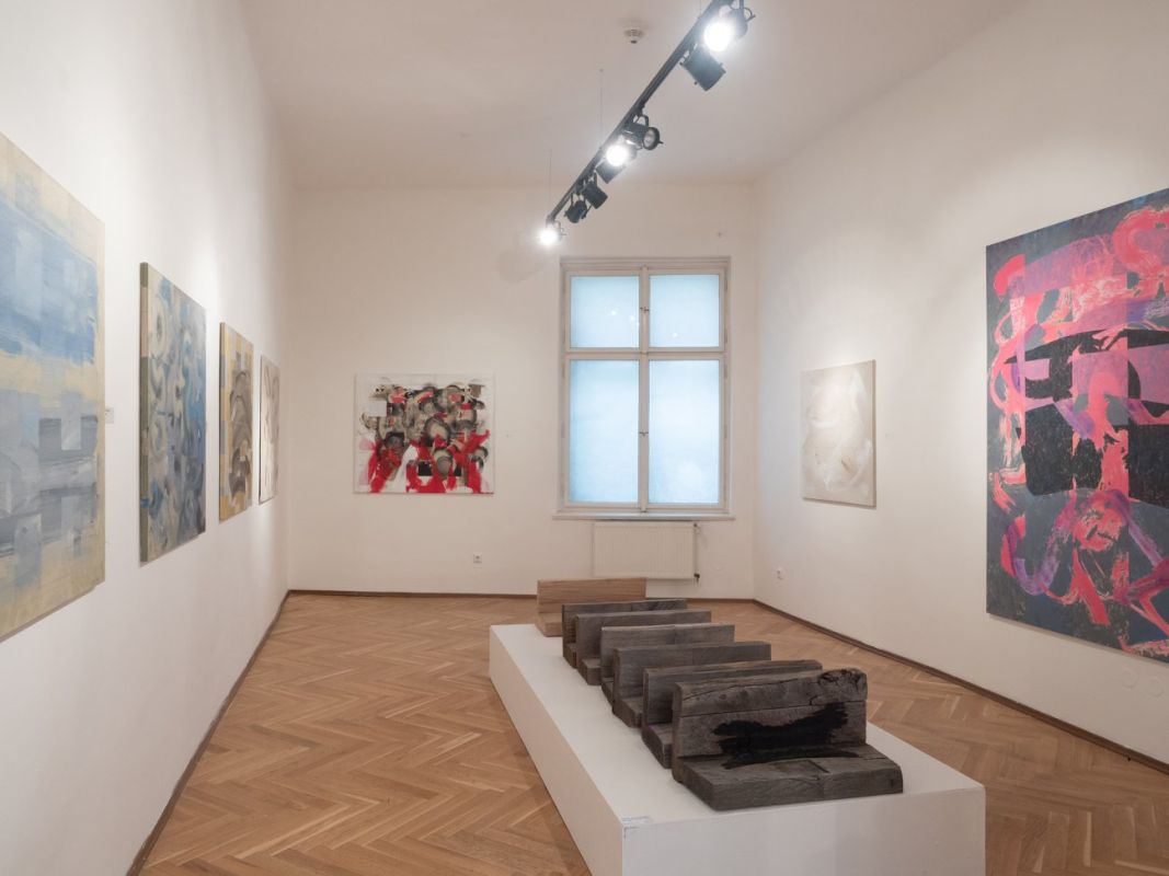 Галерея Топичув салон