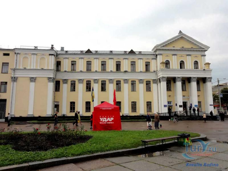 Площадь Короленко