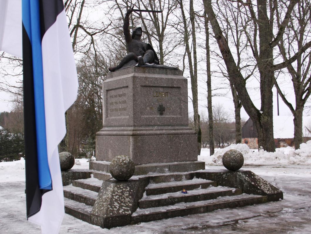 Памятник погибшим в войне за независимость «Лембиту» в Сууре-Яани