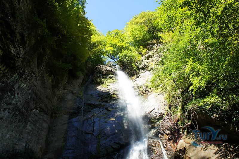 Водопад Махунцети