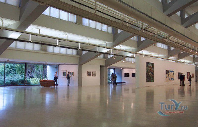 Центр современного искусства Жулиу де Азереду Пердигана