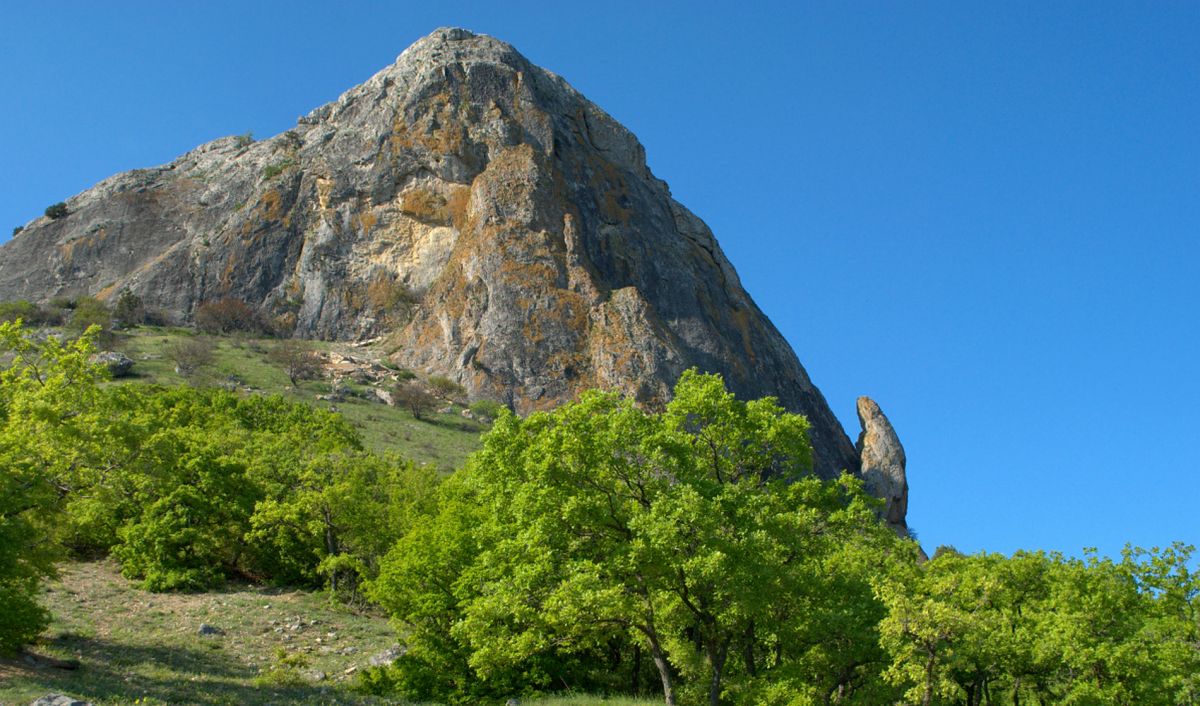 Гора Лягушка (Бака-Таш)