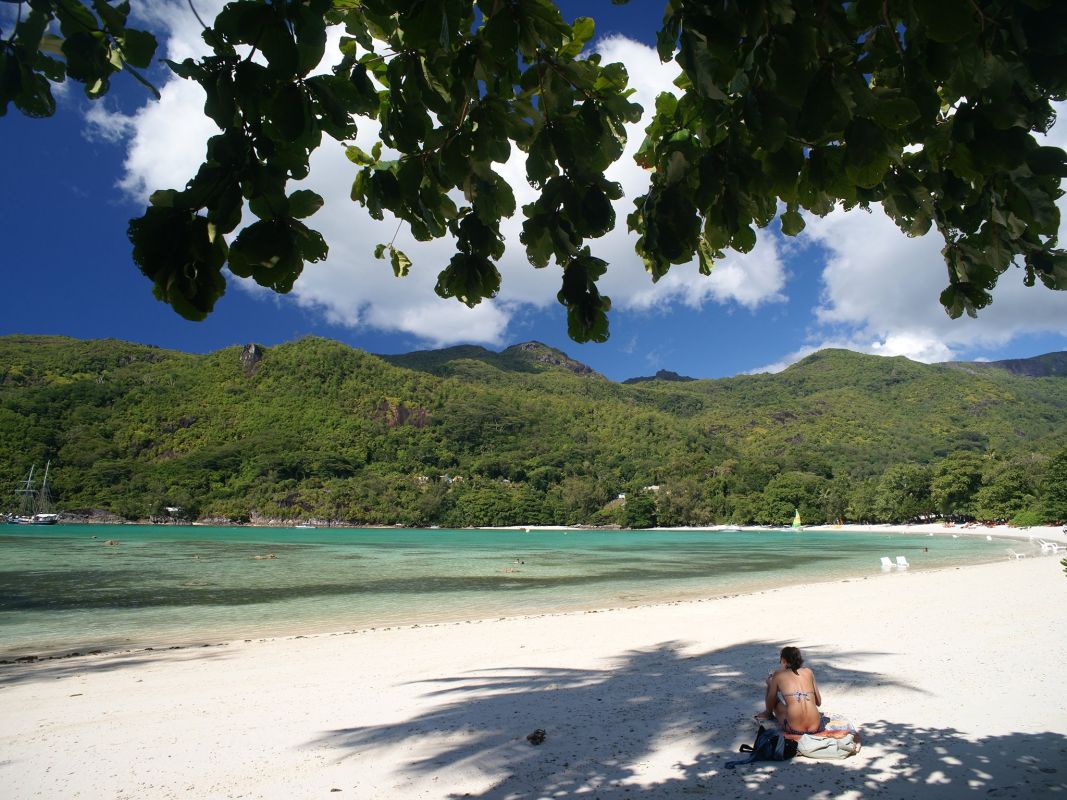 Пляж Порт-Лаунай