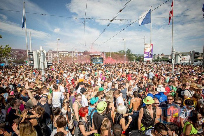 Улица Банхофштрассе в Цюрихе