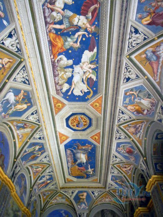 Вилла Фарнезина (Дворец Киджи)