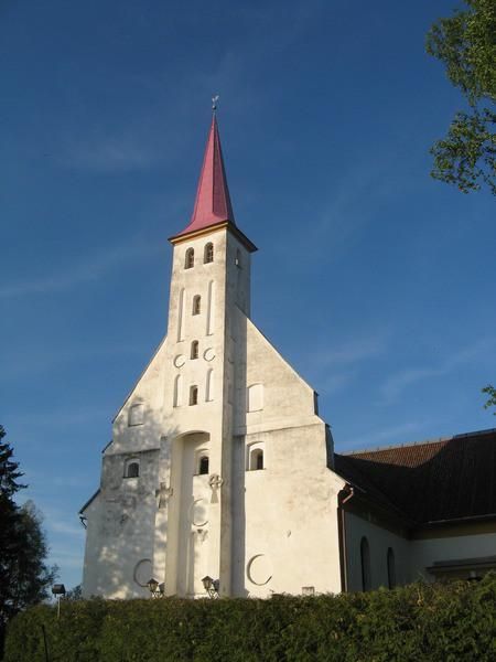 Церковь Святой Девы Марии в Пылва (Эстонская Евангелическая Лютеранская Церковь)