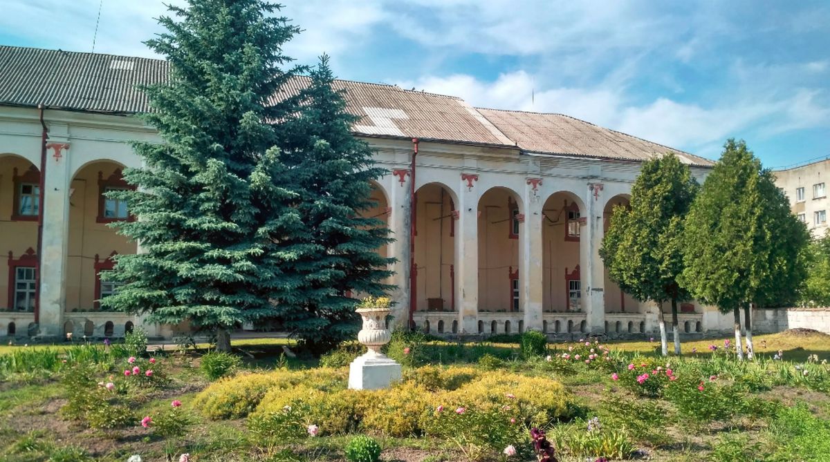 Монастырь кармелиток в Дубно