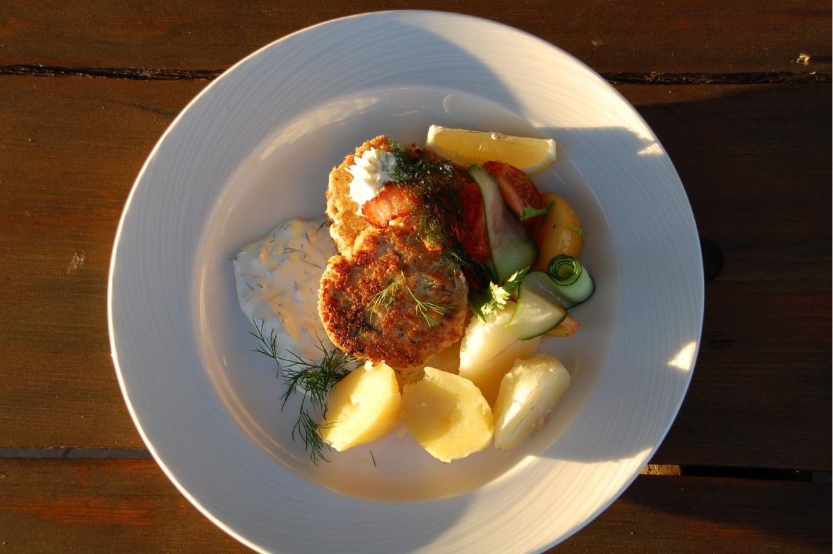 Ресторан в порту Роограху