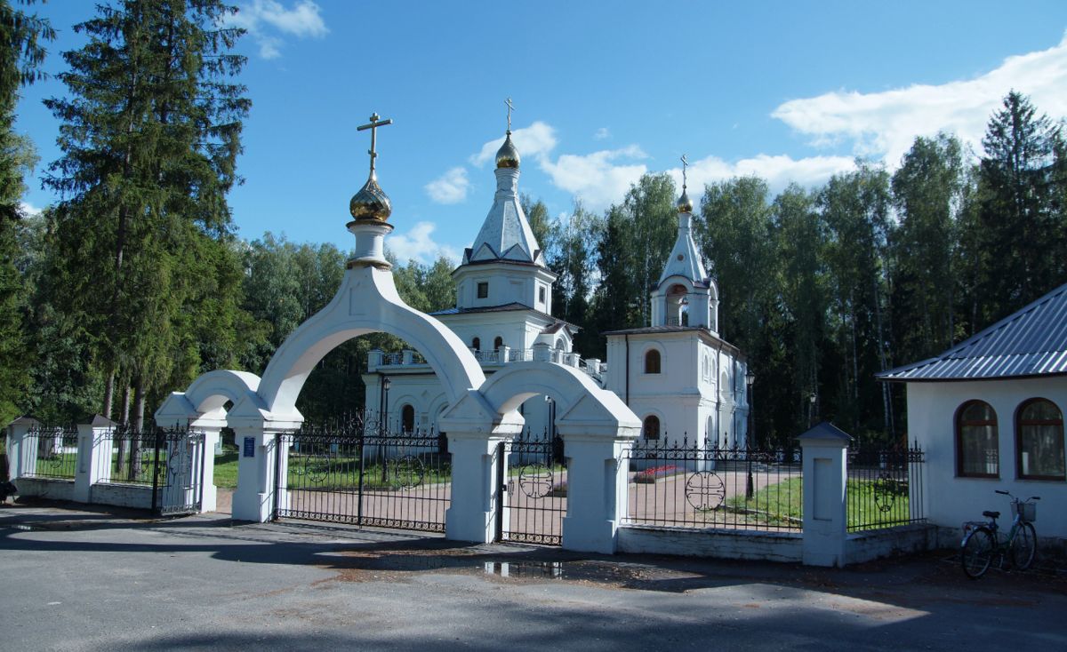 Храм Всех святых, в земле Русской просиявших