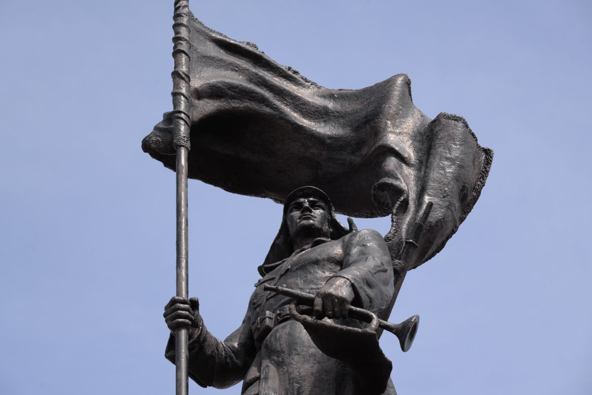 Памятник Борцам за Власть Советов на Дальнем Востоке