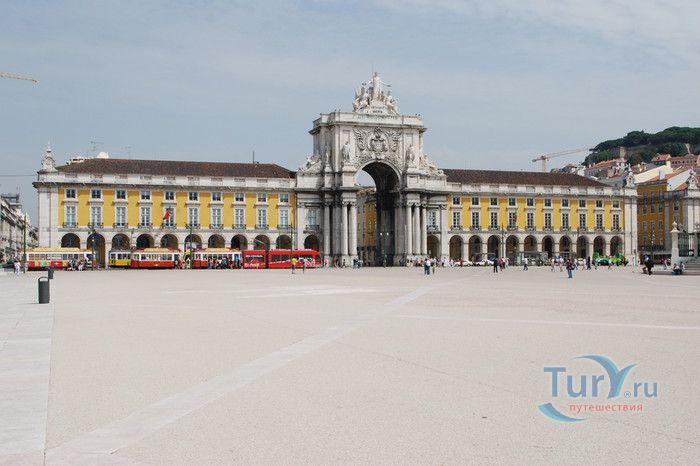 Торговая площадь (Дворцовая площадь)