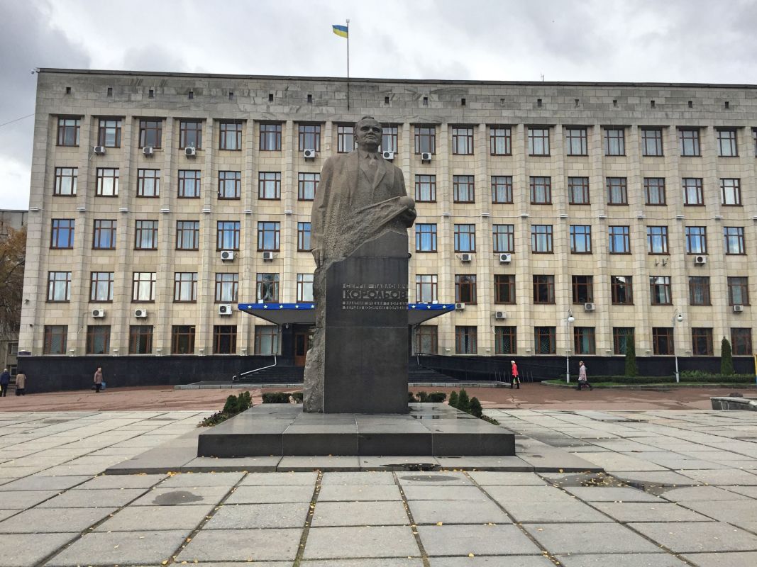 Памятник С.П. Королеву в Житомире