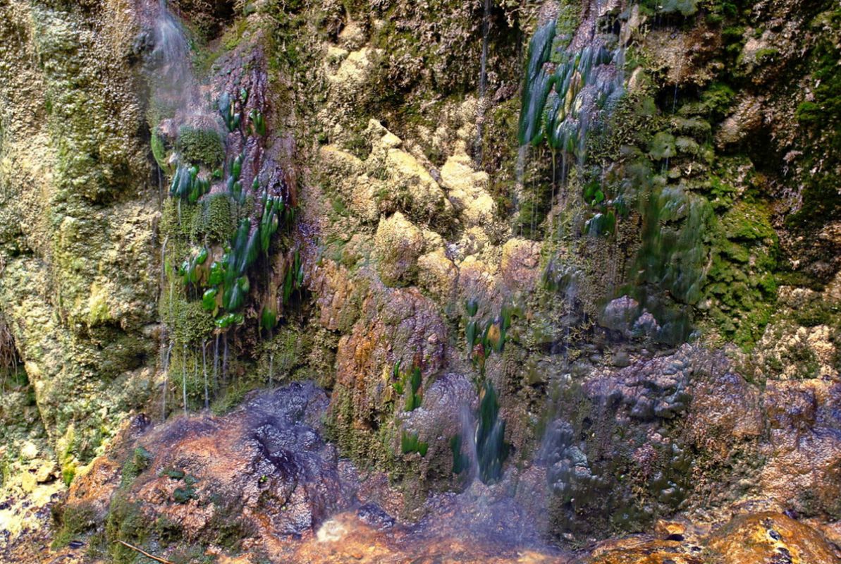 Плачущая скала