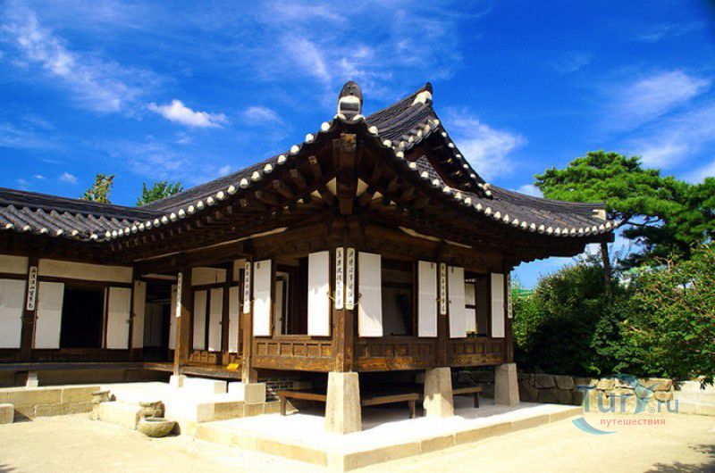 Деревня Традиционных Домов Ханок (Деревня Намсанголь Ханок)