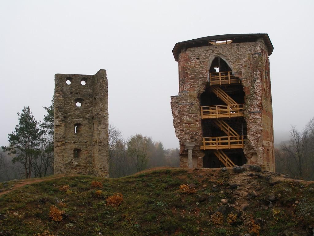 Средневековый центр впечатлений епископского городища Вастселийна