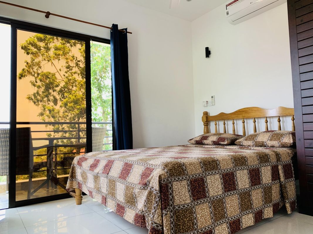 Oceanic View Apartments (Self-Catering)