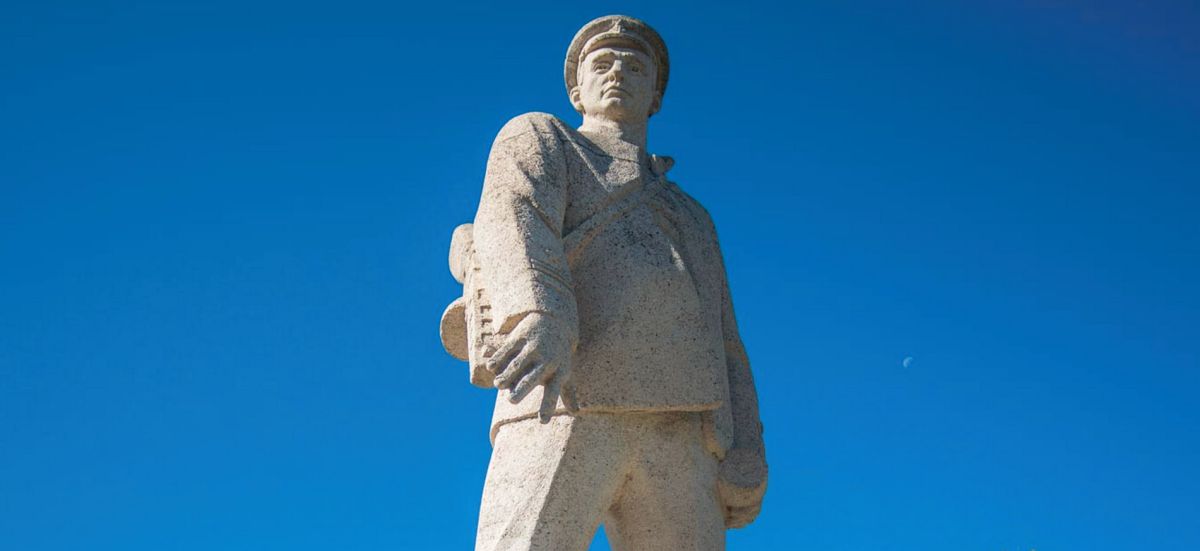 Памятник Дмитрию Калинину